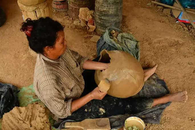 pottery-maker-mekong-classic-cruise1
